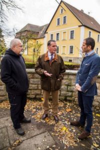 Bild (von rechts) MdB Albert Rupprecht, Baron Eberhard von Gemmingen-Hornberg, Johannes Bradtka Bild &copy; R. Wellenhöfer